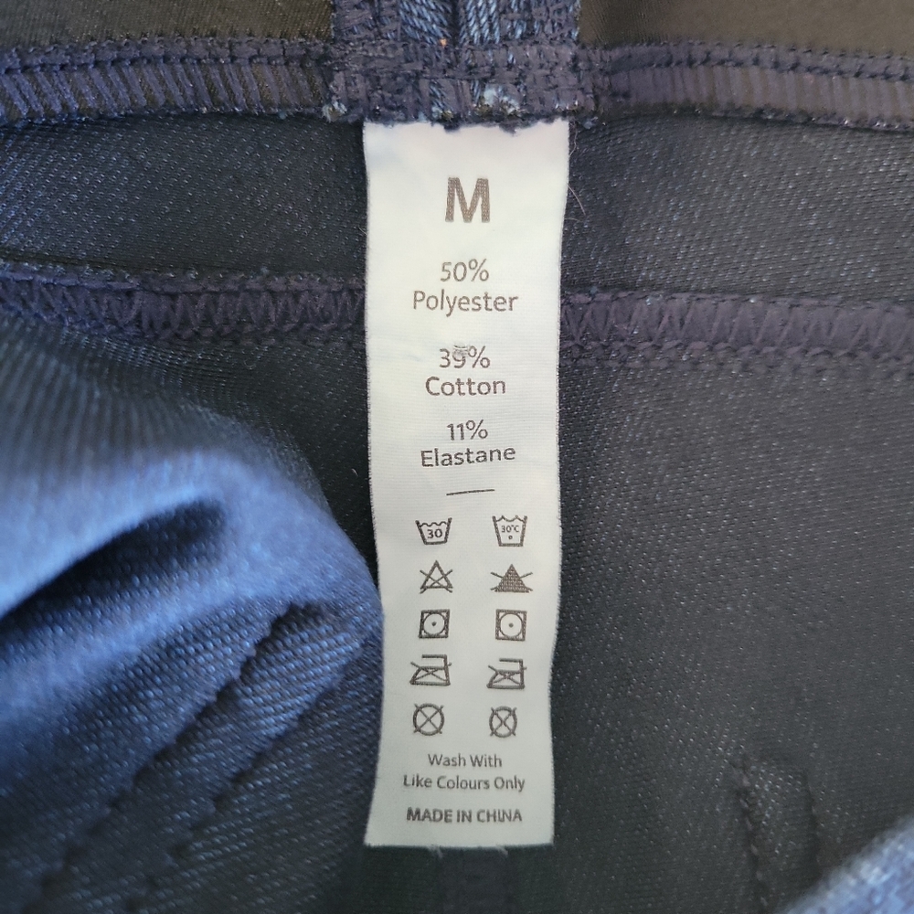 Halara Flex High Waisted
Pocket Denim Casual
Leggings Size M - Picture 8 of 8